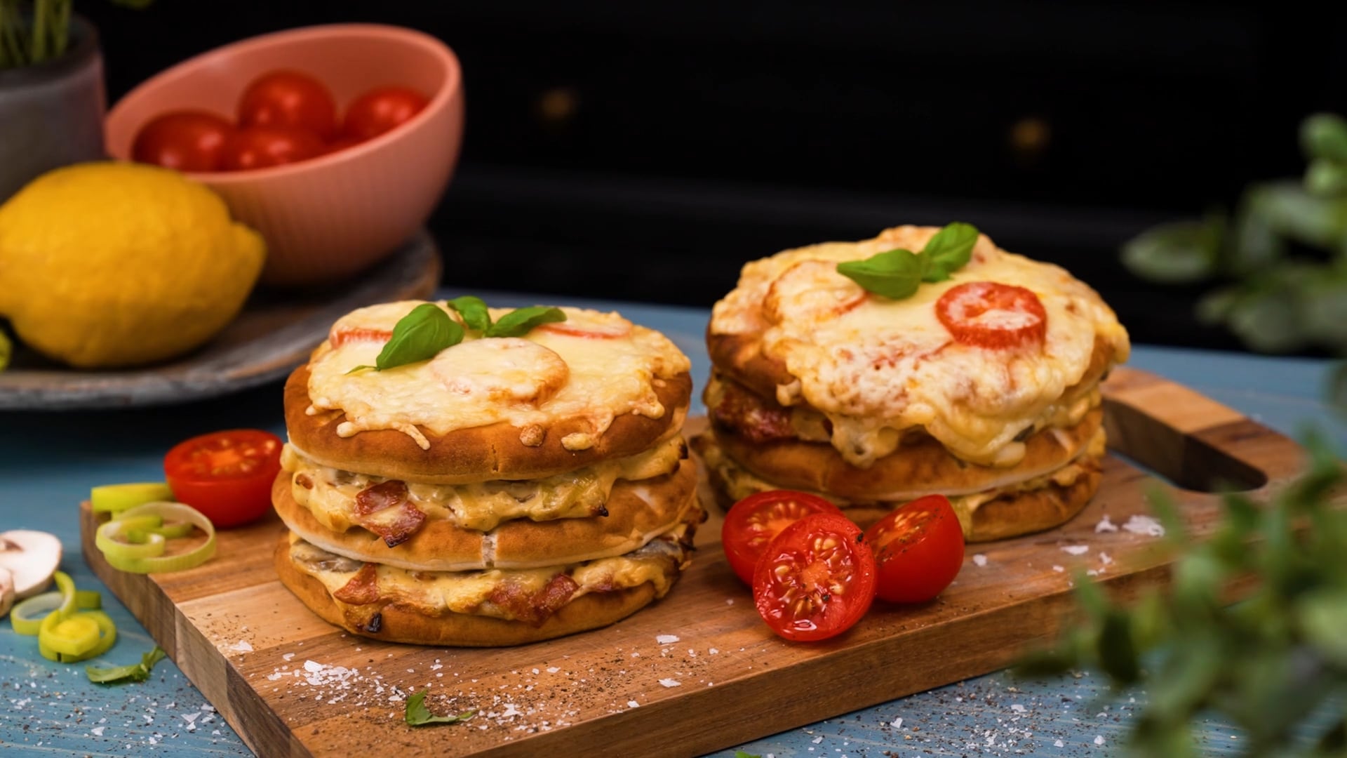 Så gör du den varma smörgåstårtan