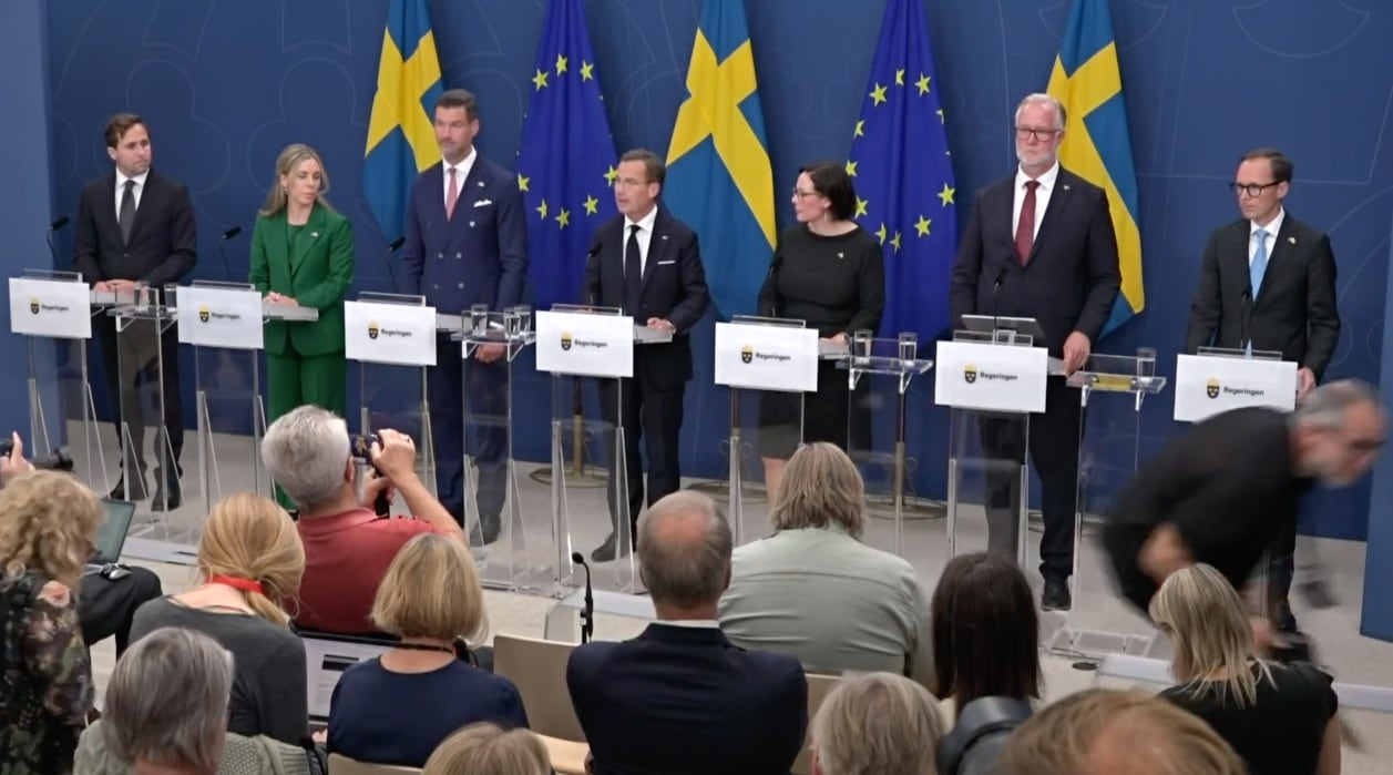 Kristersson presenterar nya ministrarna