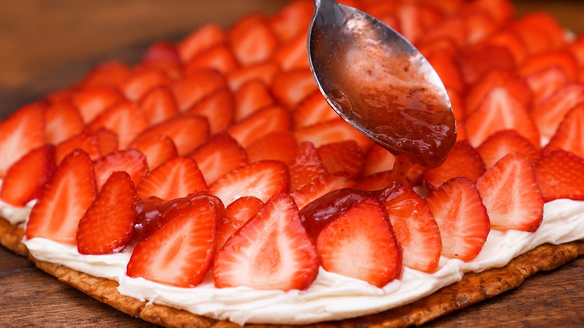 Världens enklaste jordgubbstårta