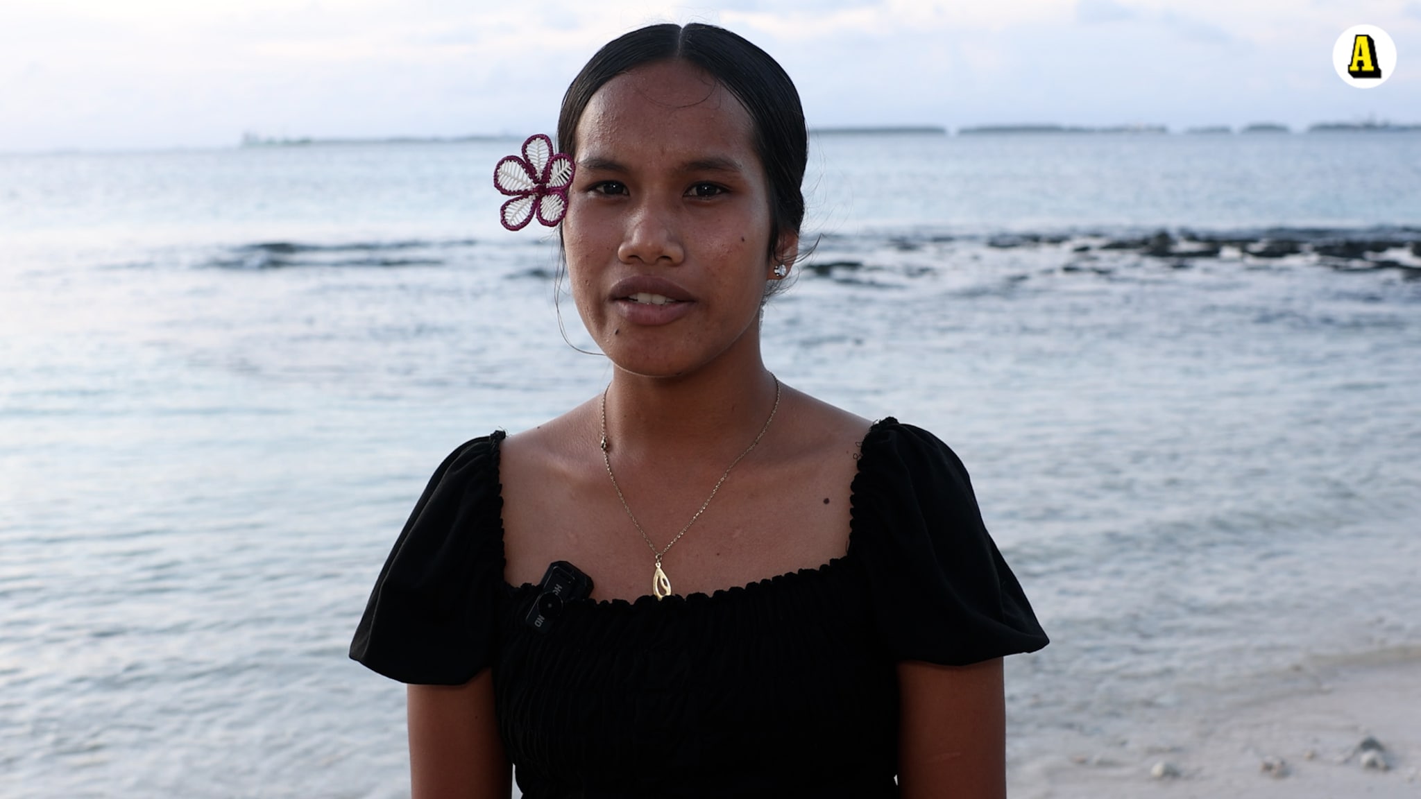 Hon ser sin ö ätas upp av havet: "Mår så dåligt"