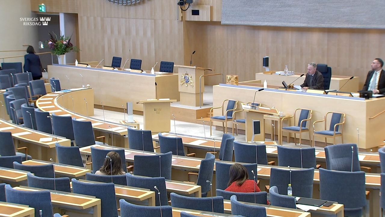 Malmer Stenergard attackerad i riksdagen
