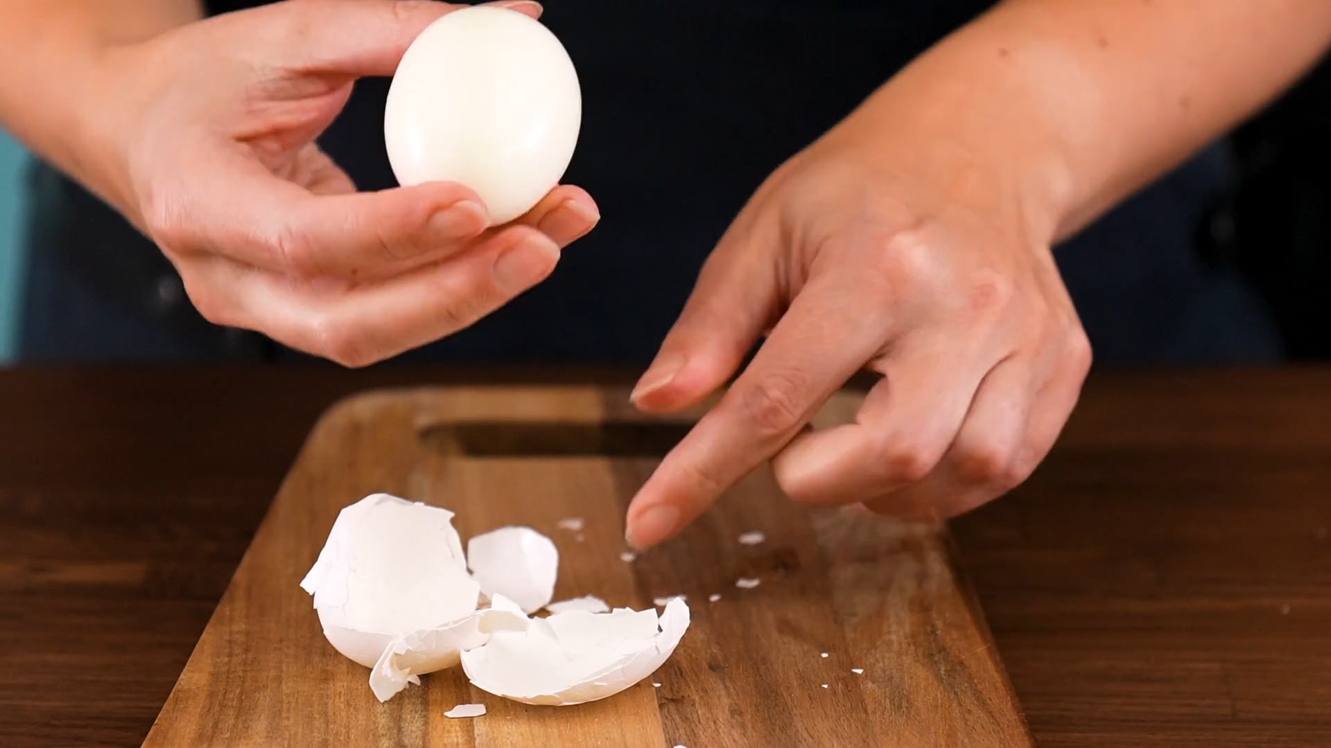 Skala äggen lekande lätt – 3 enkla sätt