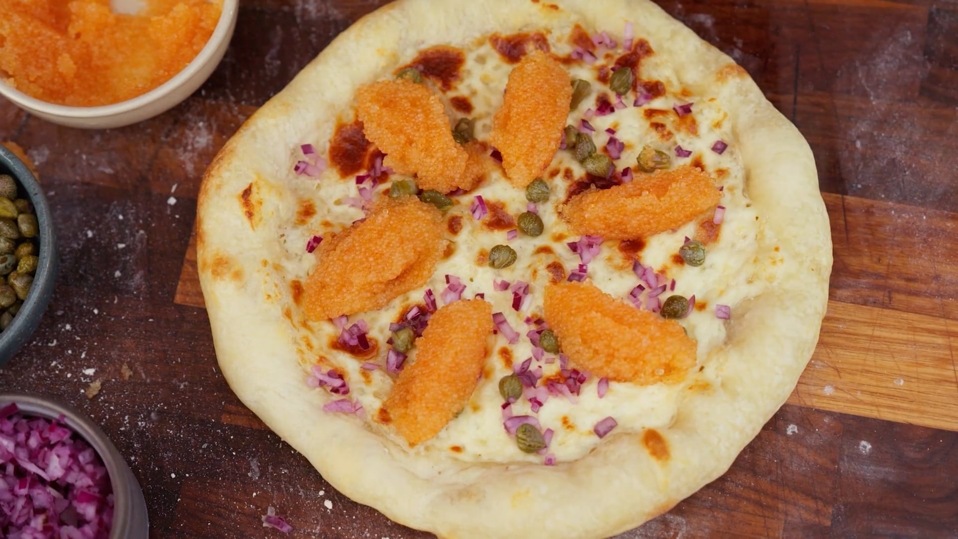 Löjromspizza med västerbottenost