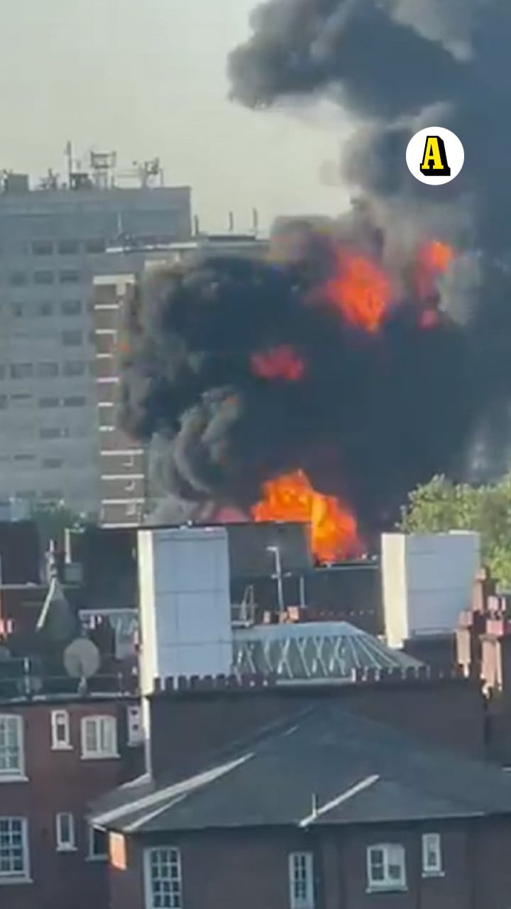 Jättebrand i London – 100 brandmän på plats