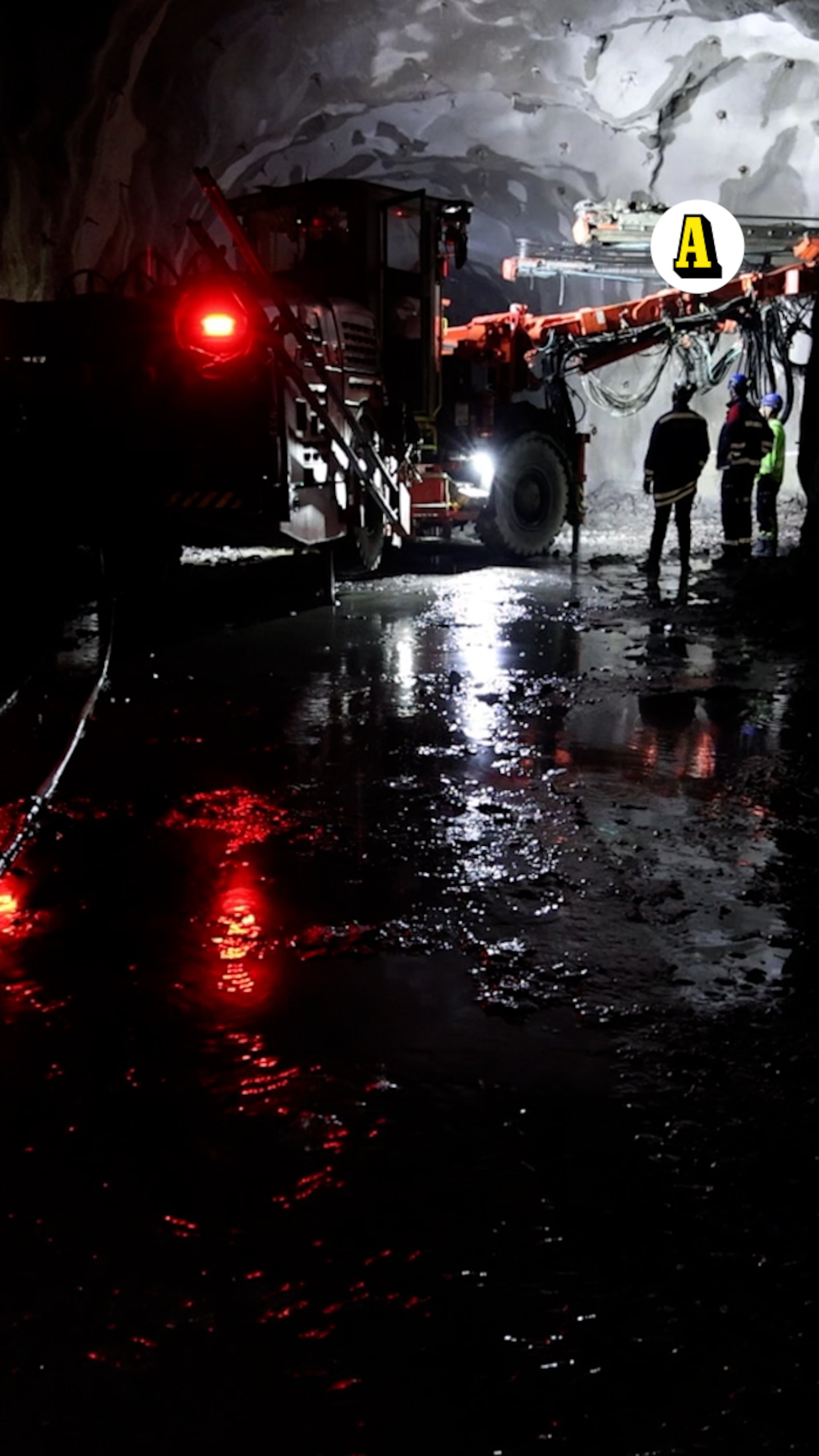 Följ med ned i det enorma gruvprojektet för sällsynta jordartsmetaller