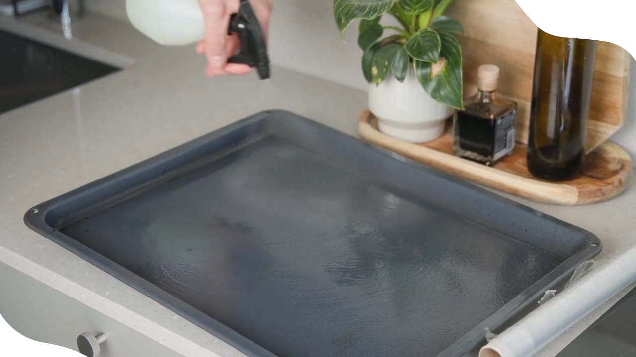 Sorans superlätta knep för ren ugnsplåt