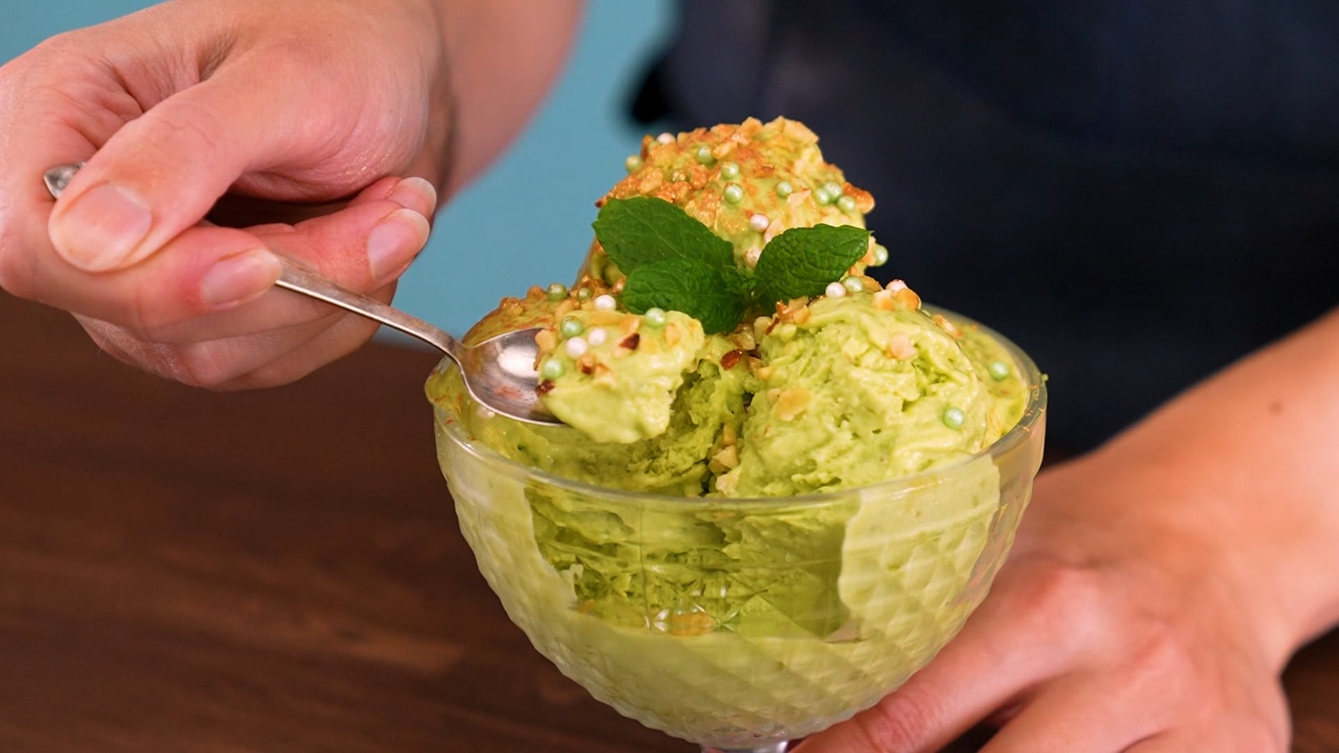 Avokado- och mangoglass