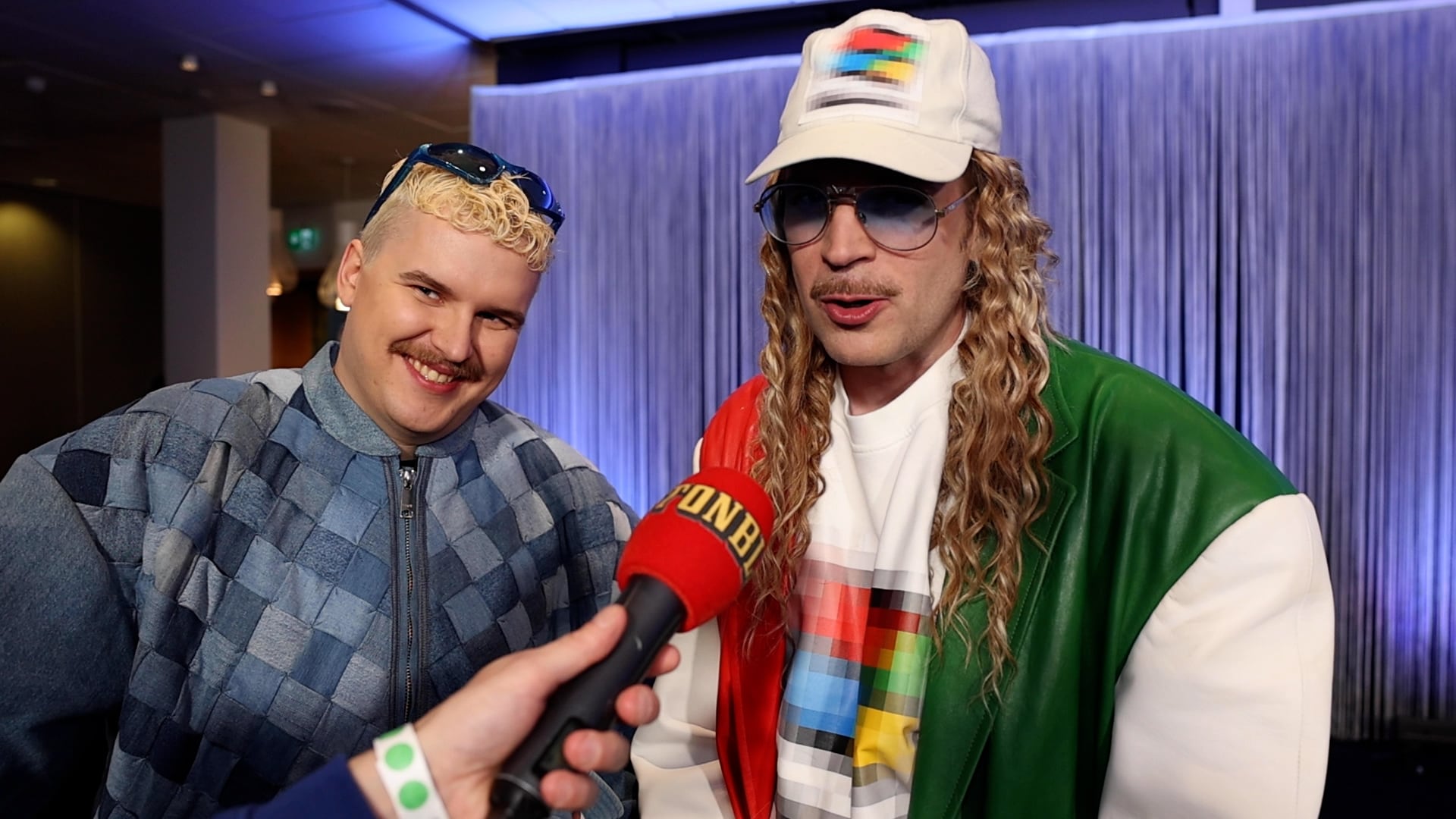 Windows95man om sina minimala scenklädsel: “Jag älskar att vara naken”