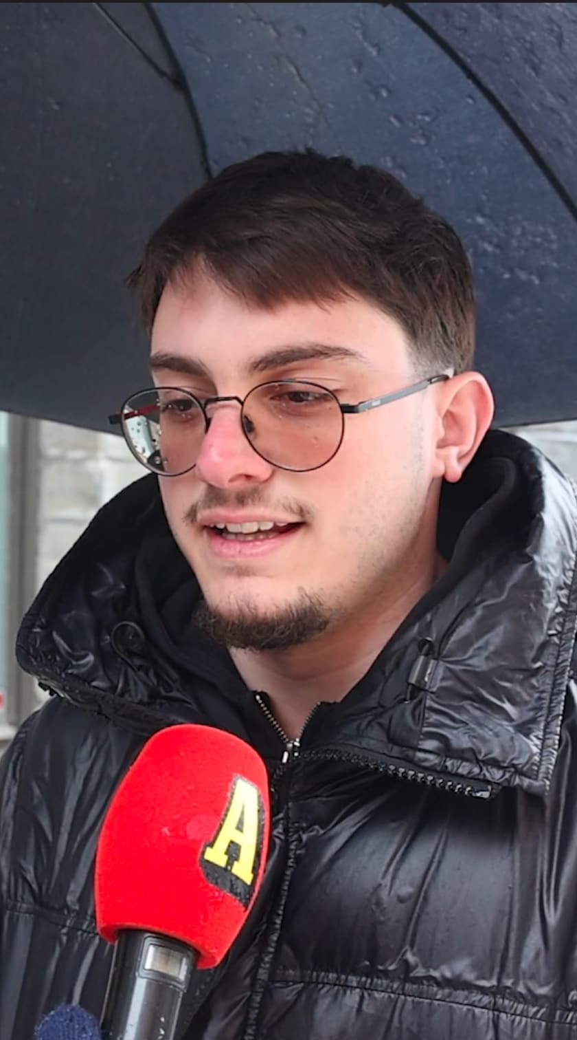 Tonåringar utvisas trots paus - hungerstrejkar