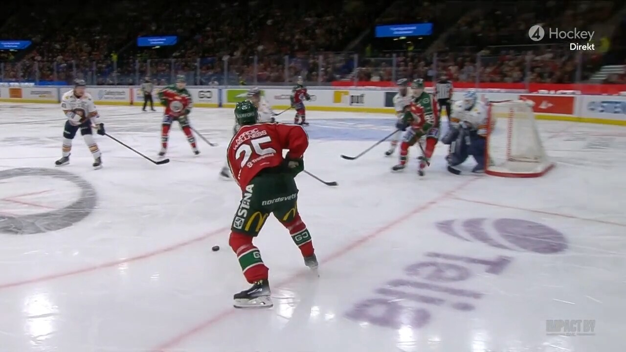 Här gör han sitt första Frölunda-mål på över fyra år