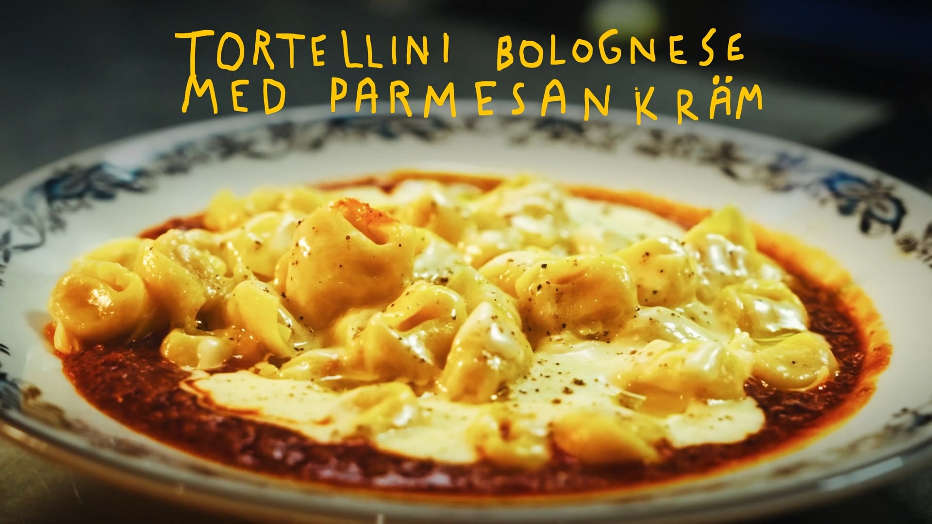Tortellini bolognese med parmesankräm
