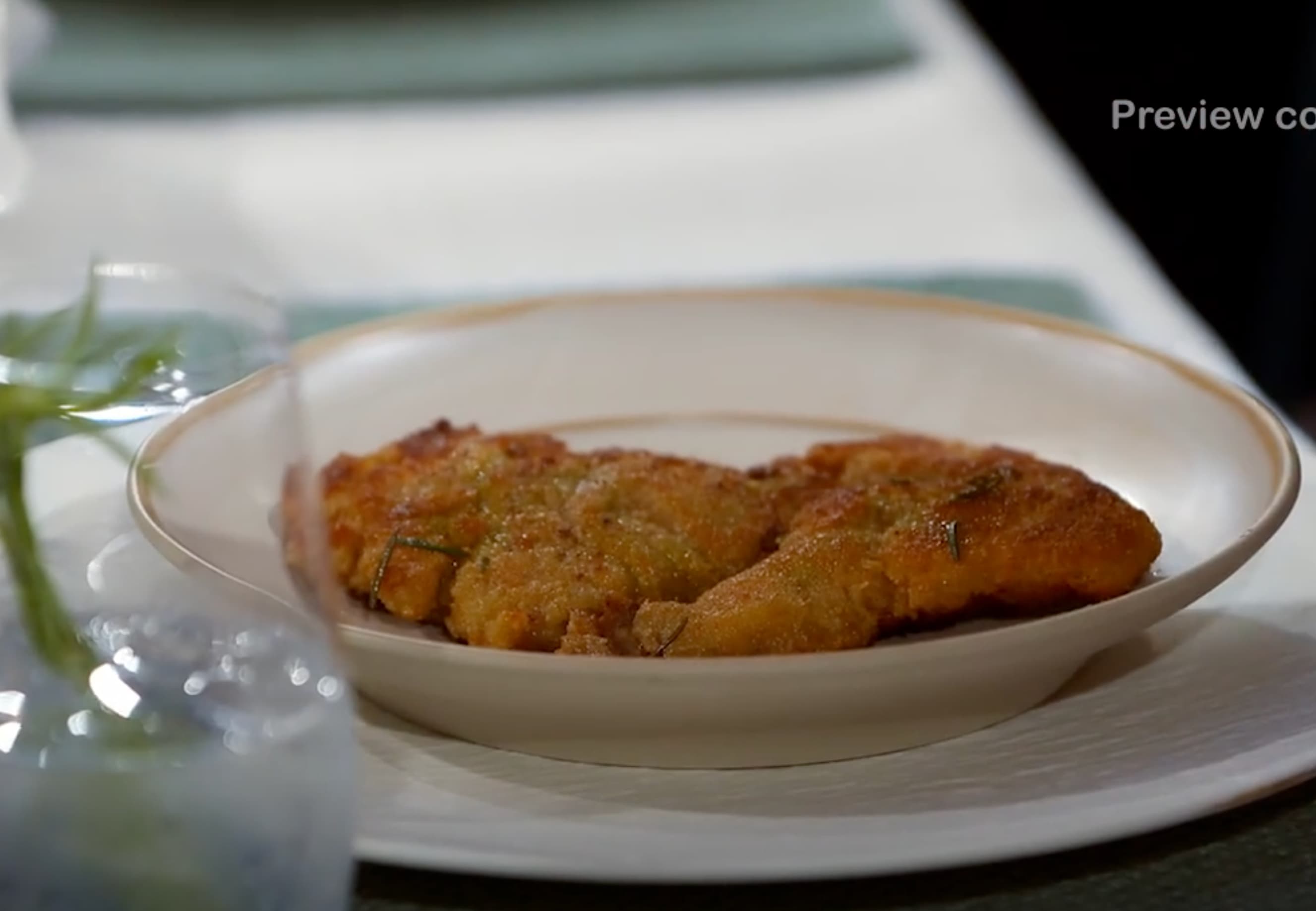 Desirée Jaks enkla knep för perfekt schnitzel