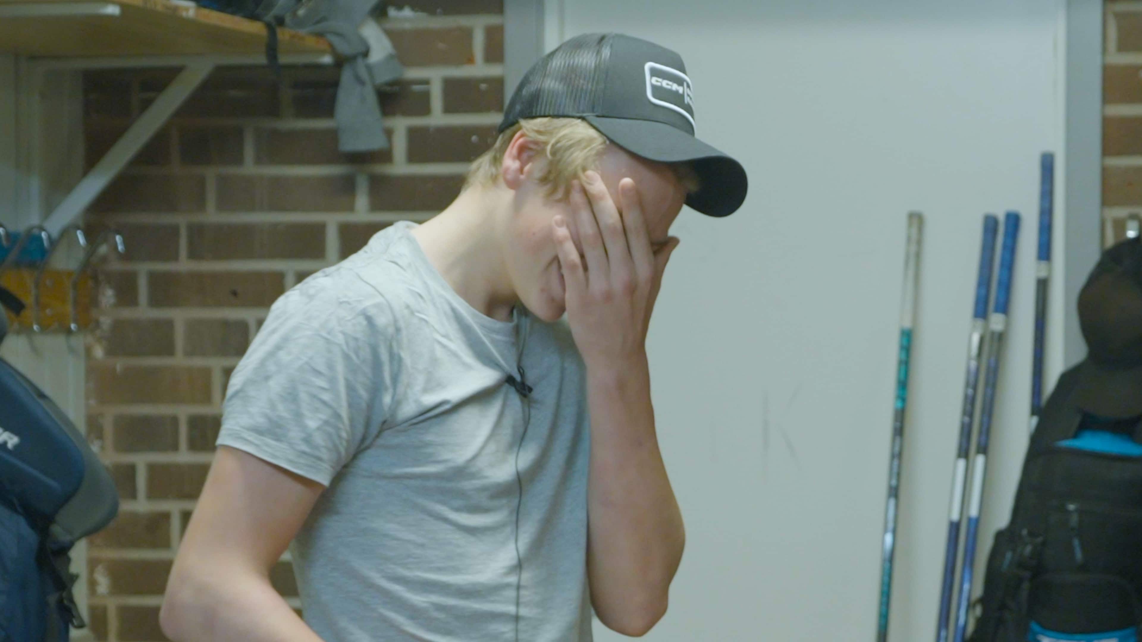 15-åring chockas – blir sponsrad som ett NHL-proffs