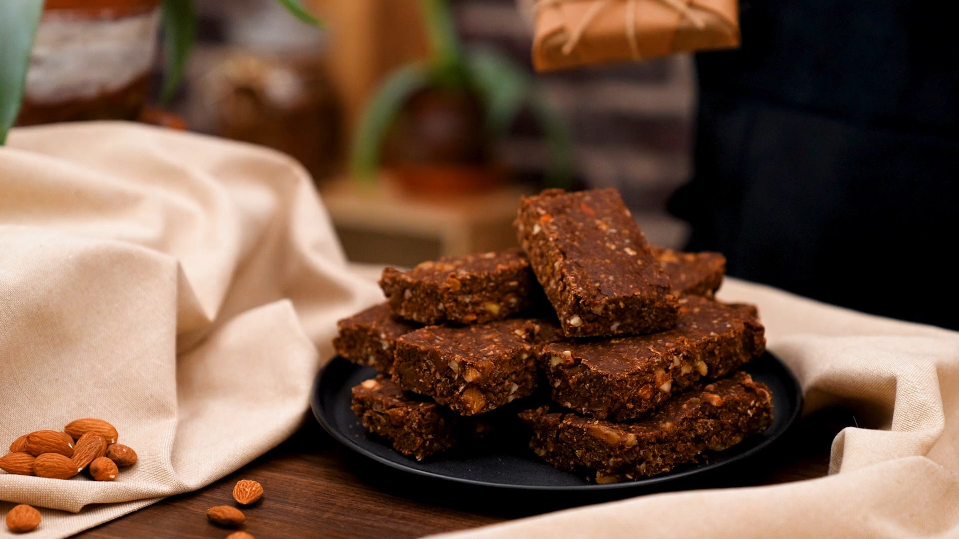 Energibars med dadlar och choklad