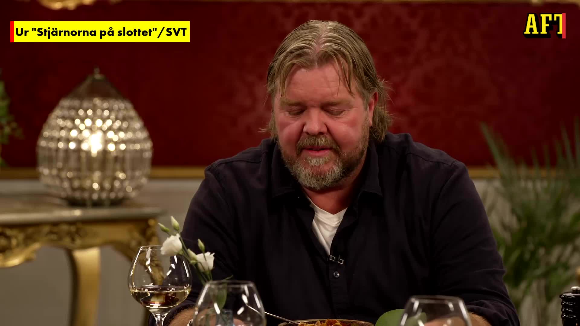 Fotbollshjältens kärlekstårar i tv: ”Till slut blev vi kära”