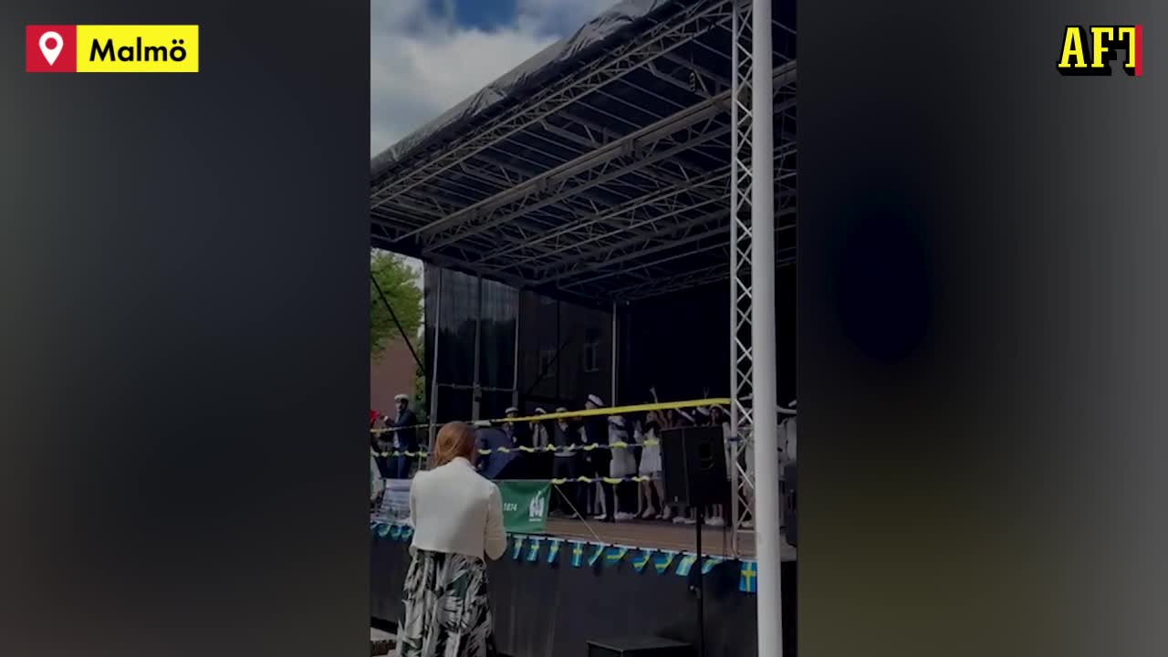Filmen visar tumultet efter rektorns ingripande