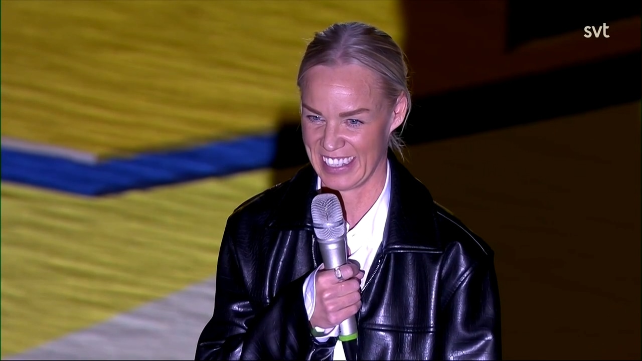 Seger hyllas – och pikar Asllani