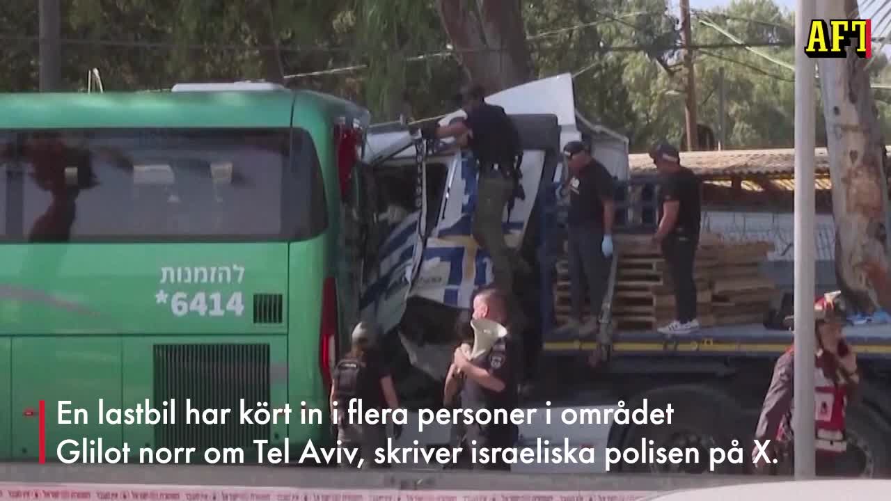 Lastbil körde in in folkmassa utanför Tel Aviv
