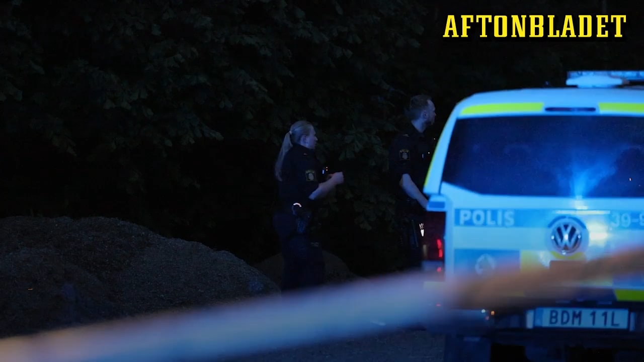 Stor polisinsats i Salem – man ihjälskjuten i skogen