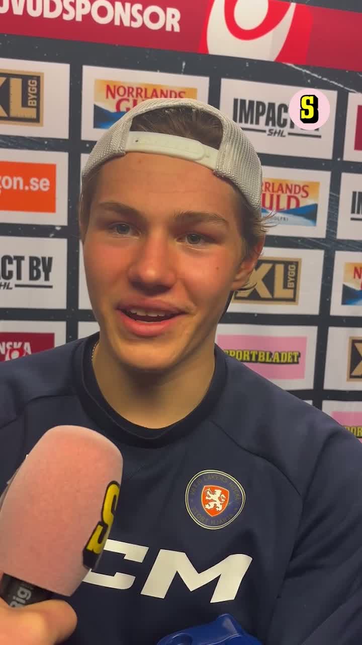 ”Han kallar mig för showman”