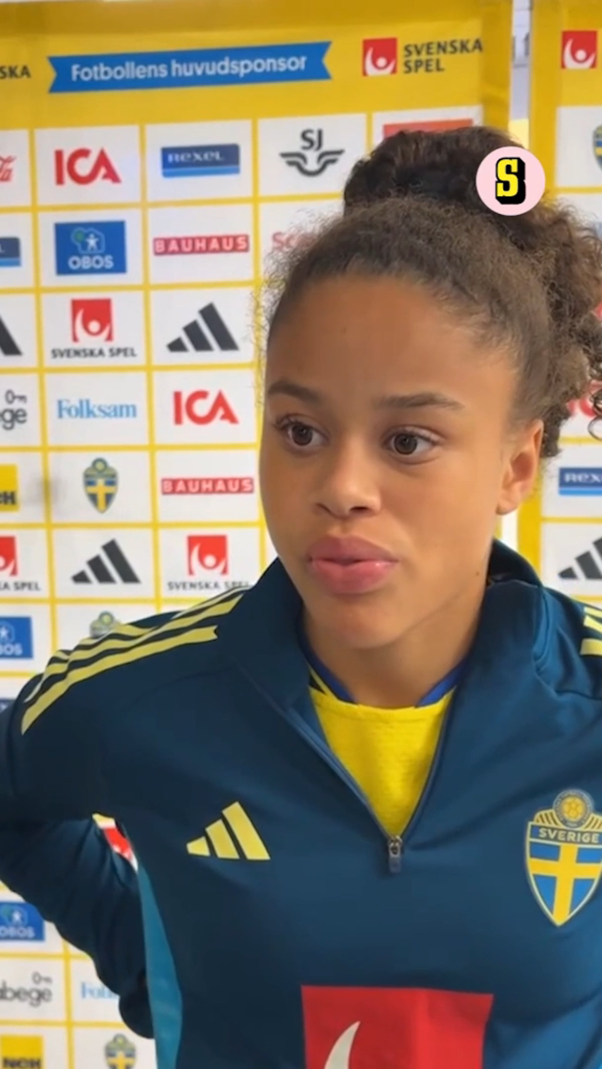 Schröder fick inte med sig straff: "Hon drar i mig"