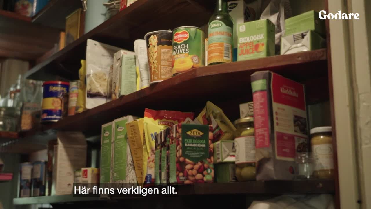 Se Tareq Taylors reaktion på Edward Bloms skafferi