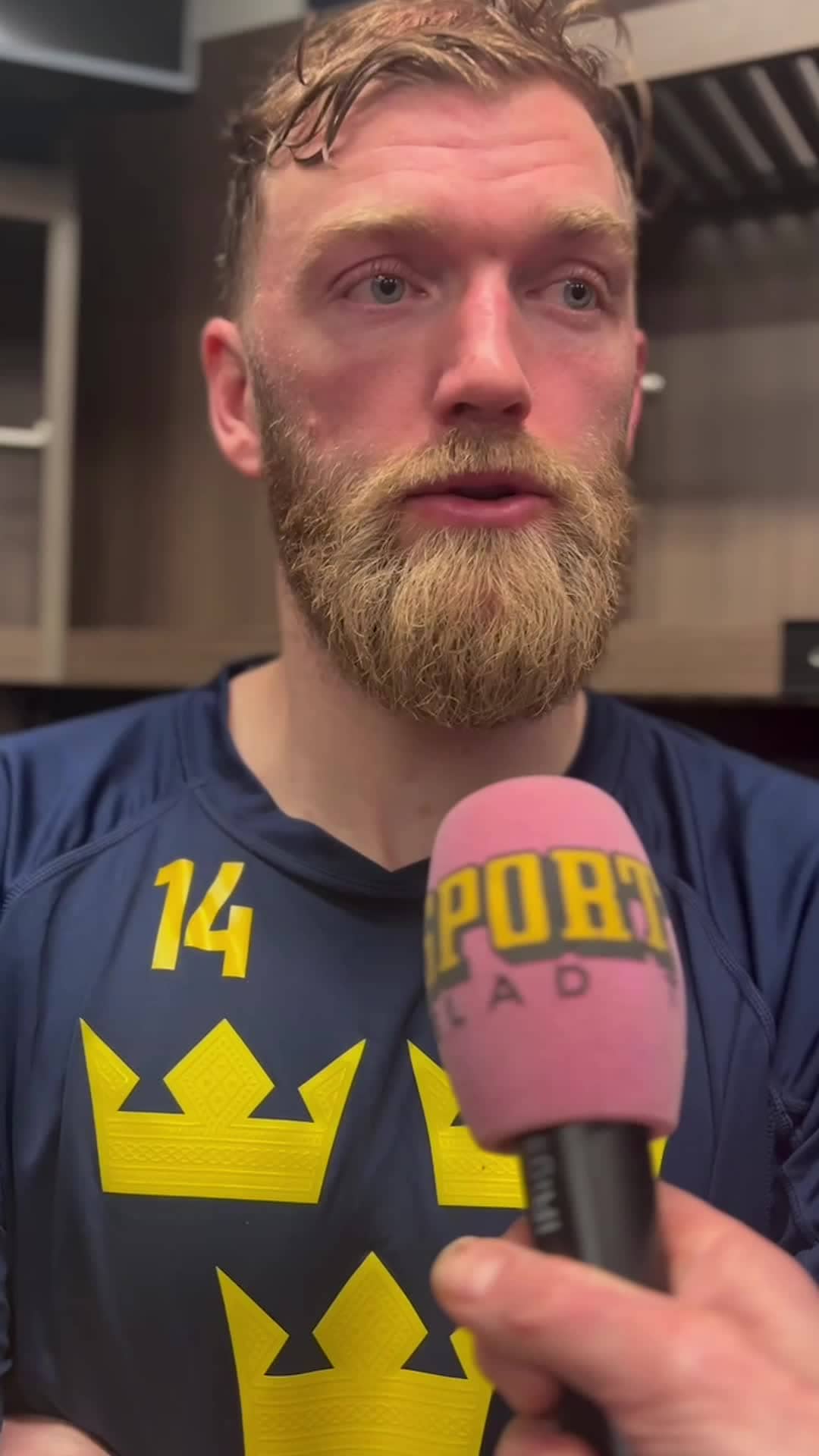 Ekholm: “Vill ha ett längre samtal”