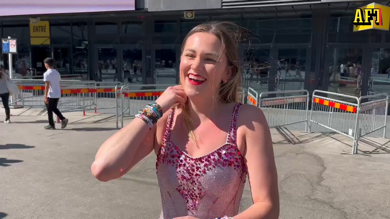 Alissa visar upp sin hemmagjorda Swiftie-dräkt