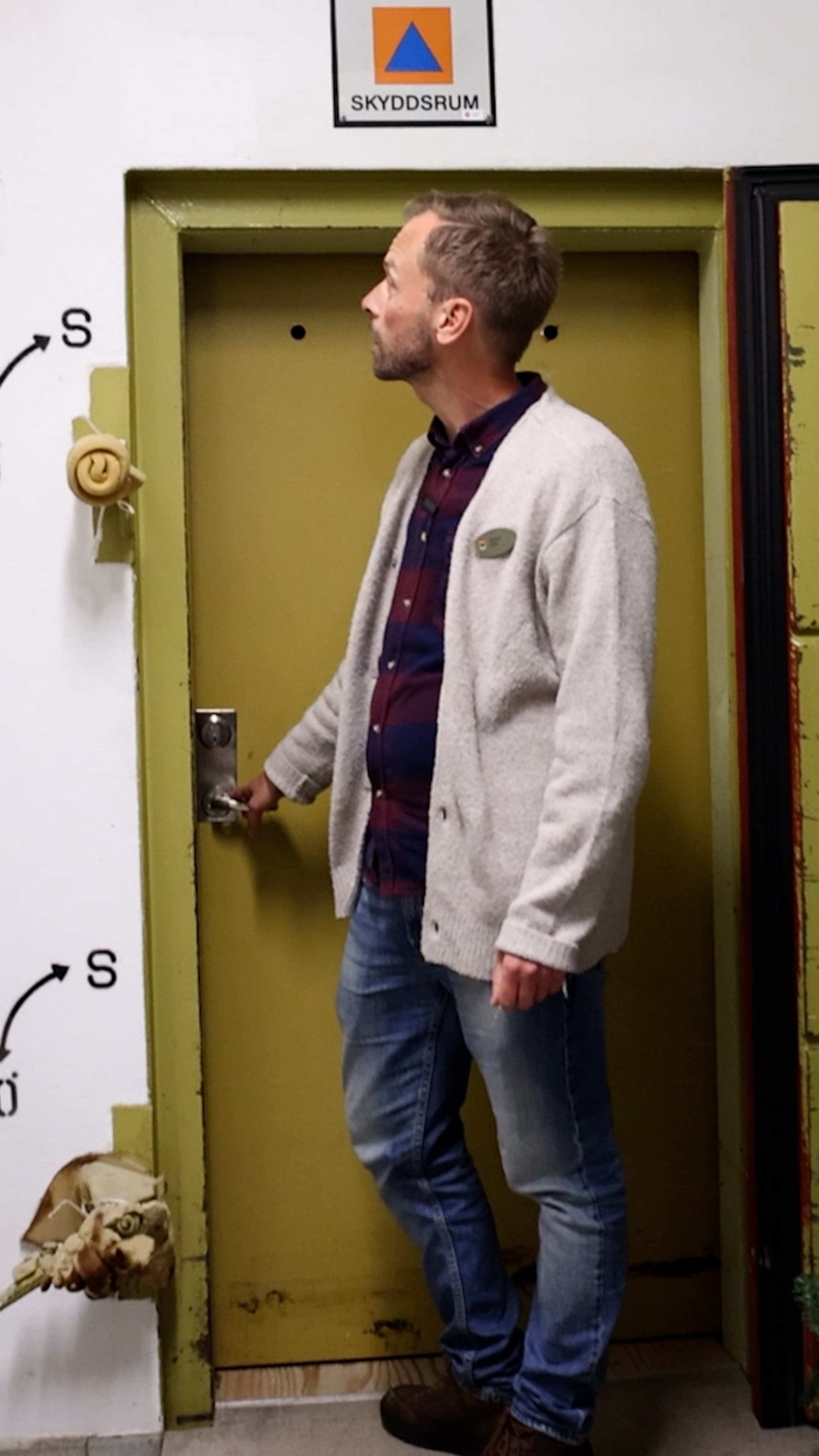 Ett år efter dådet: "Flydde från skotten"