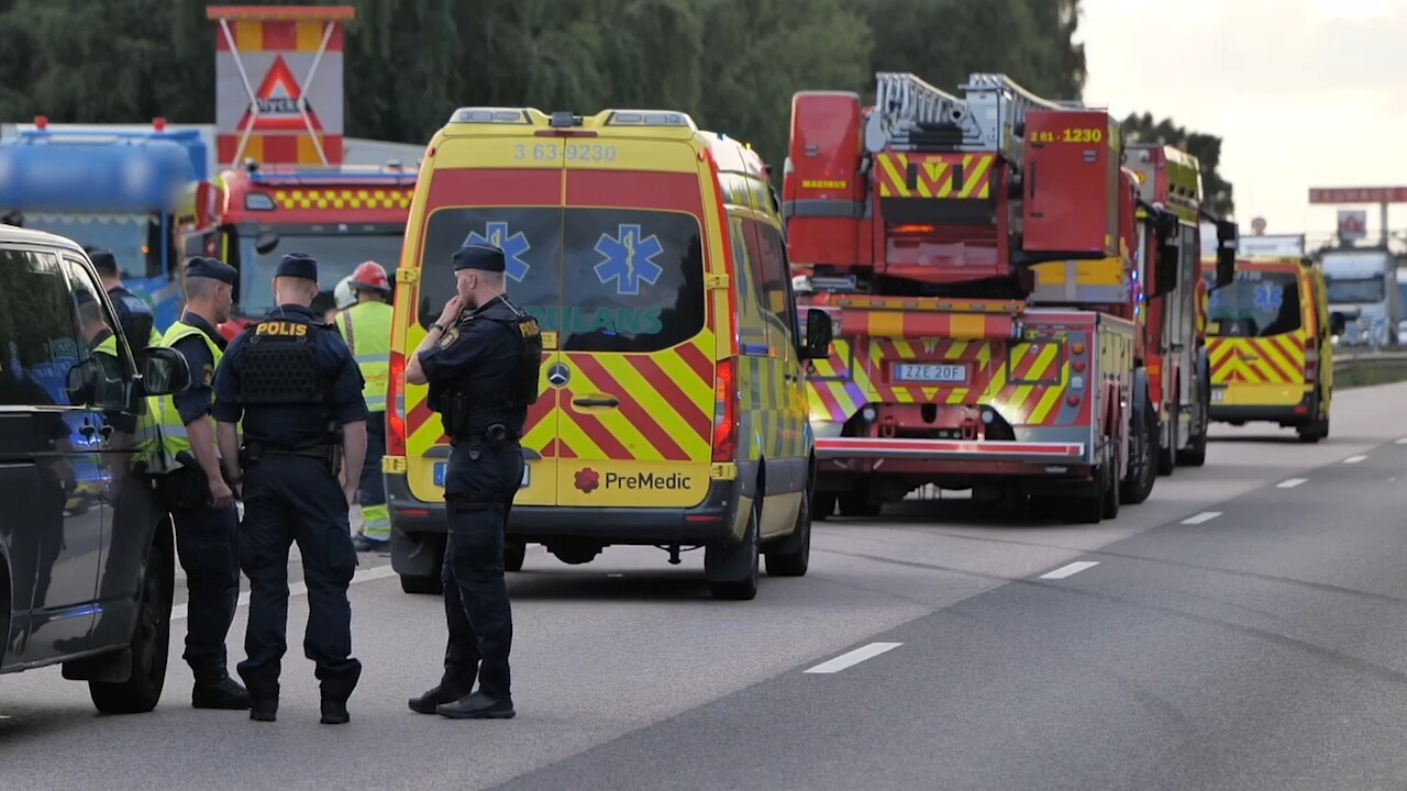 Masskrock på E6 vid Löddeköpinge – flera allvarligt skadade - Aftonbladet TV