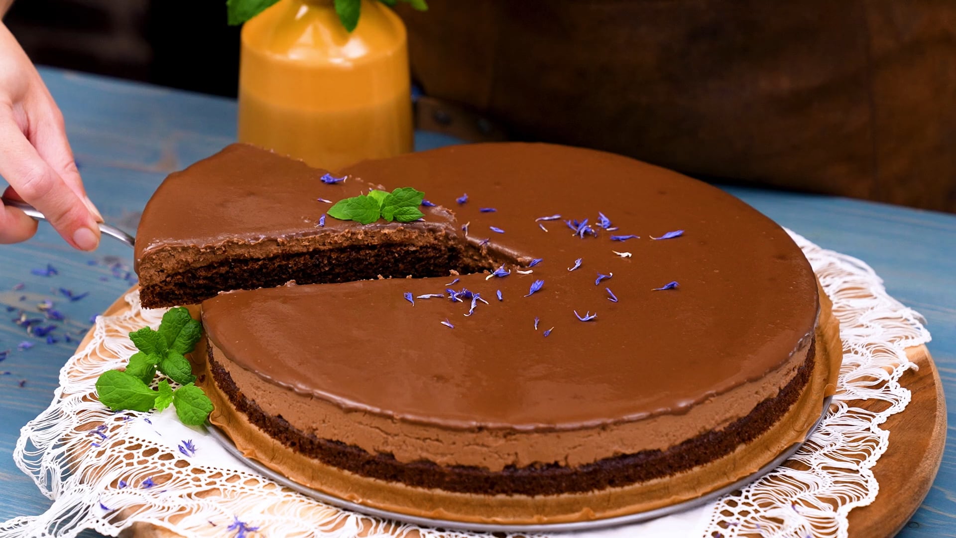 Enkel chokladmoussetårta i flera lager