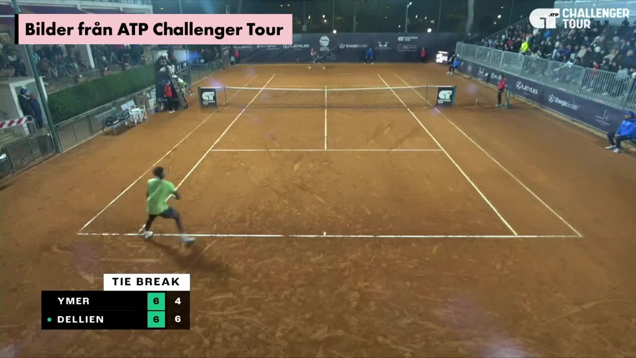 Här kastar Elias Ymer sitt racket