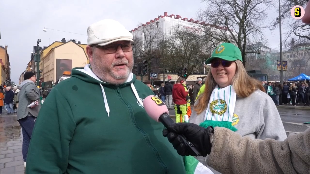 Här marscherar Hammarbys fans mot premiären