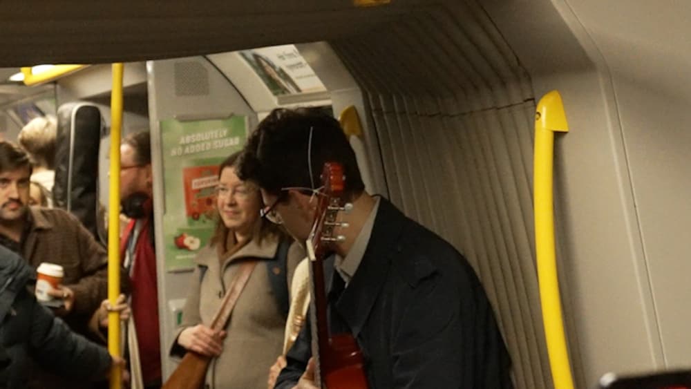 Musiker i tyst tunnelbaneprotest