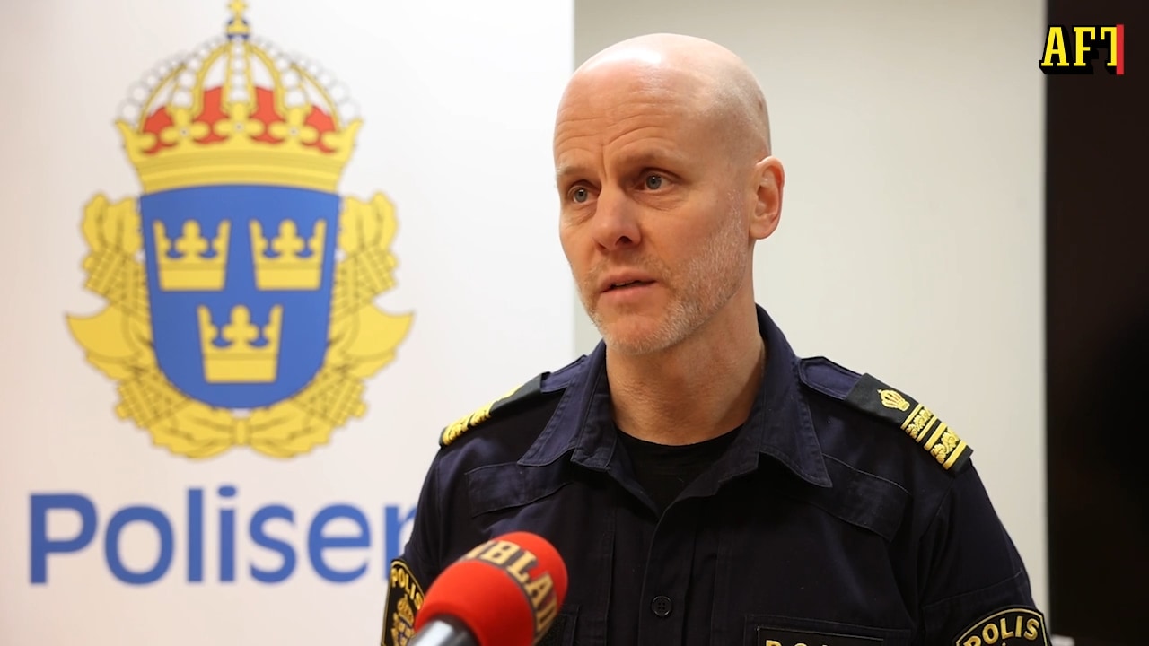 Polisen om skadade kollegan: "Allvarligt, men stabilt"