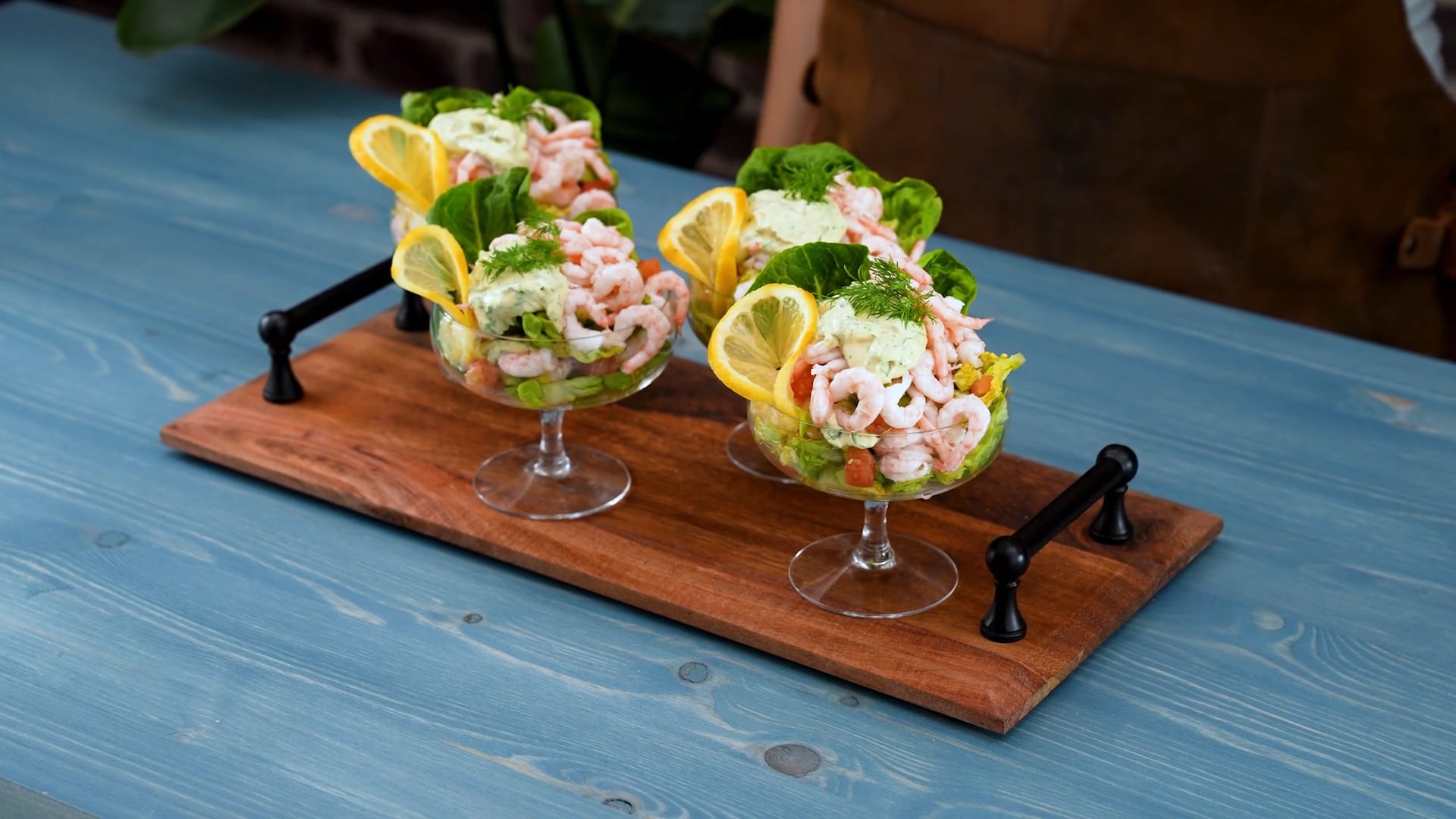 Klassisk räkcocktail med örtsås
