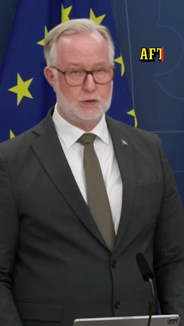 Lärare ska få söka igenom elevernas väskor