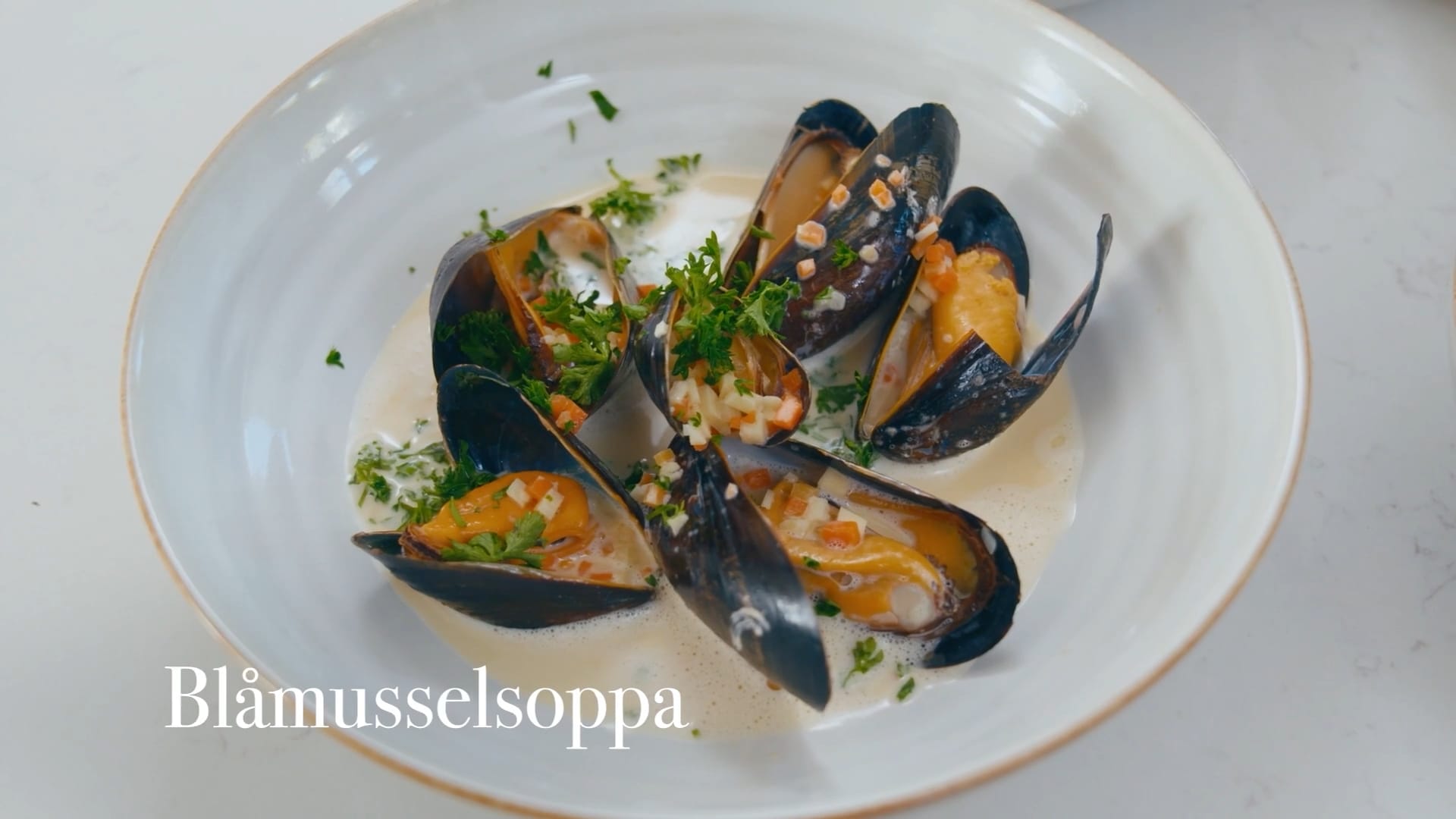 Blåmusselsoppa med rotfrukter