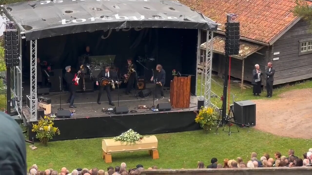 Här spelar Sven-Ingvars på Svennis minnesstund