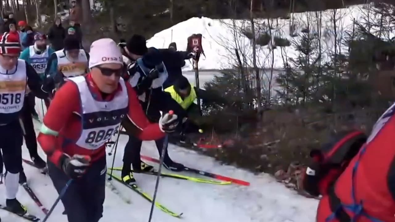 Se det dramatiska upploppet i Vasaloppet