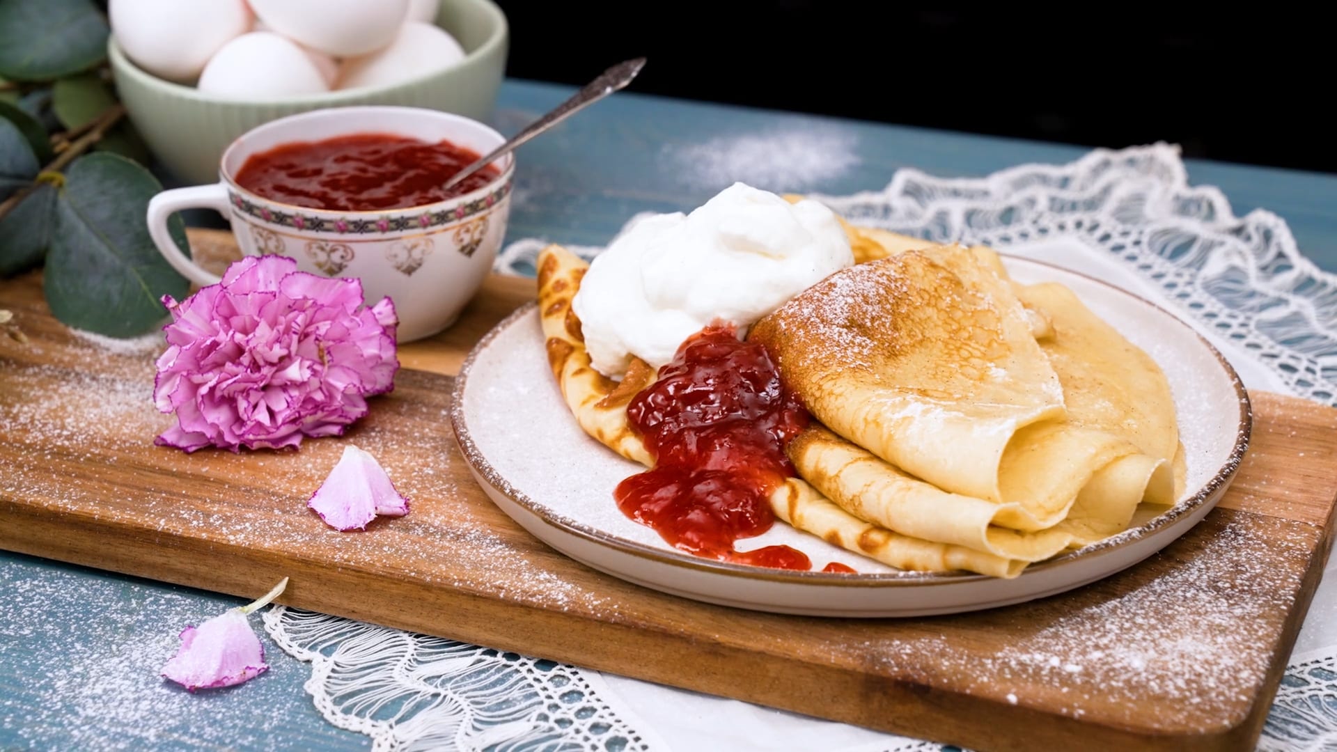Så gräddar du klassiska pannkakor