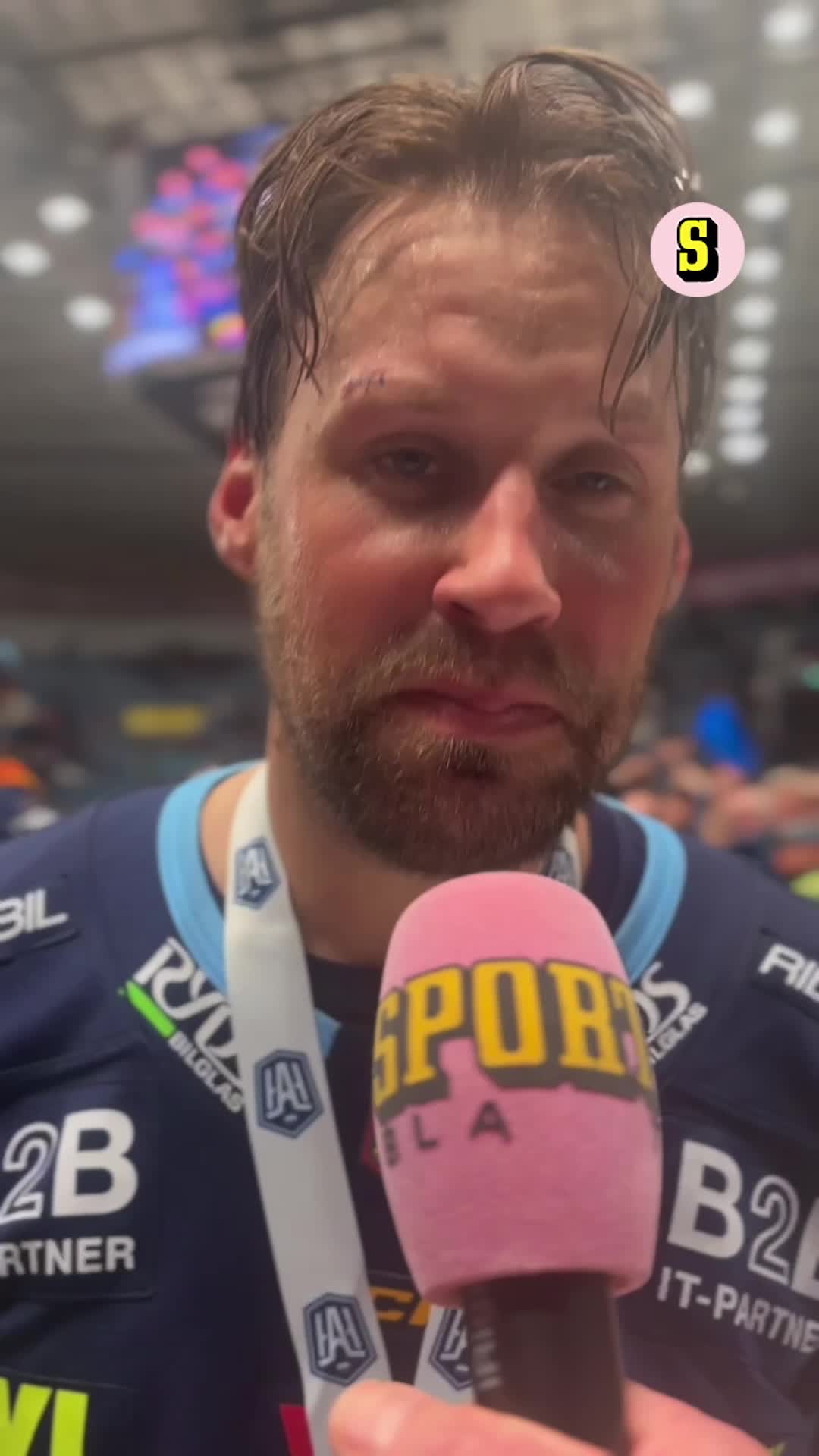 Dick Axelsson vill spela vidare: "Får hota Wikegård"