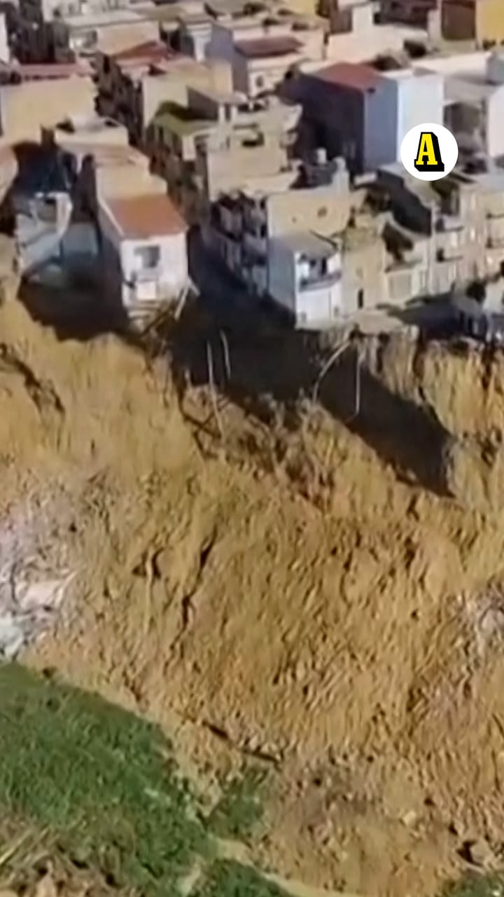 Jordskredskaos på Sicilien – 4 kilometer lång spricka