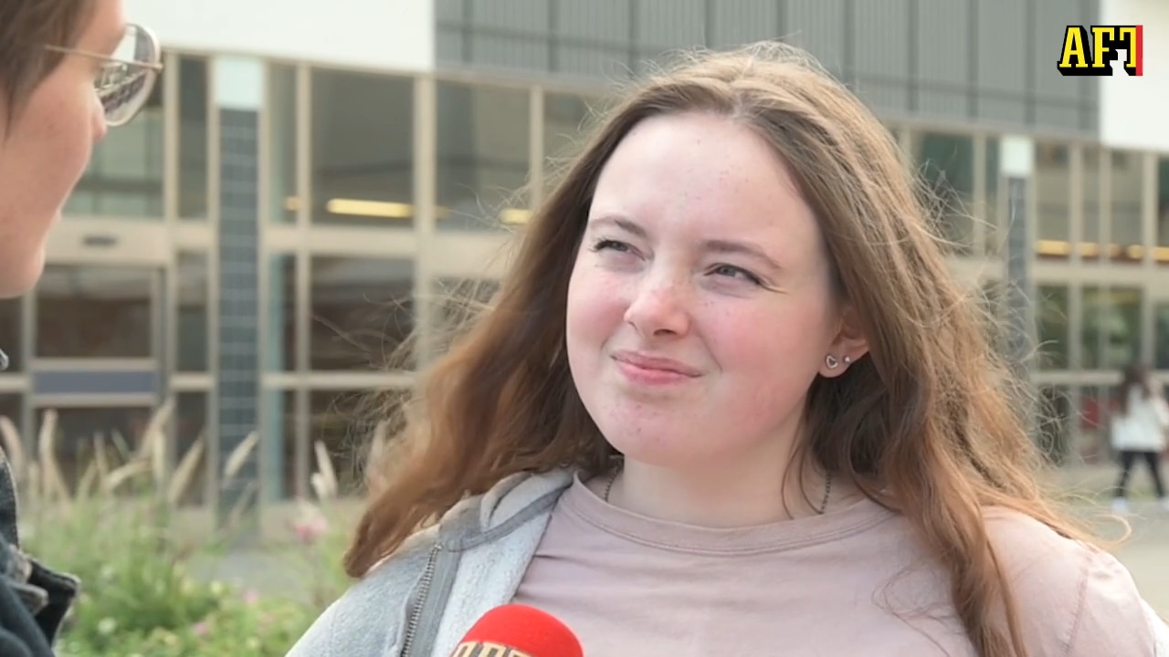 Ungdomarna om näthatet: &ldquo;kallade mig för jävla hora&rdquo;