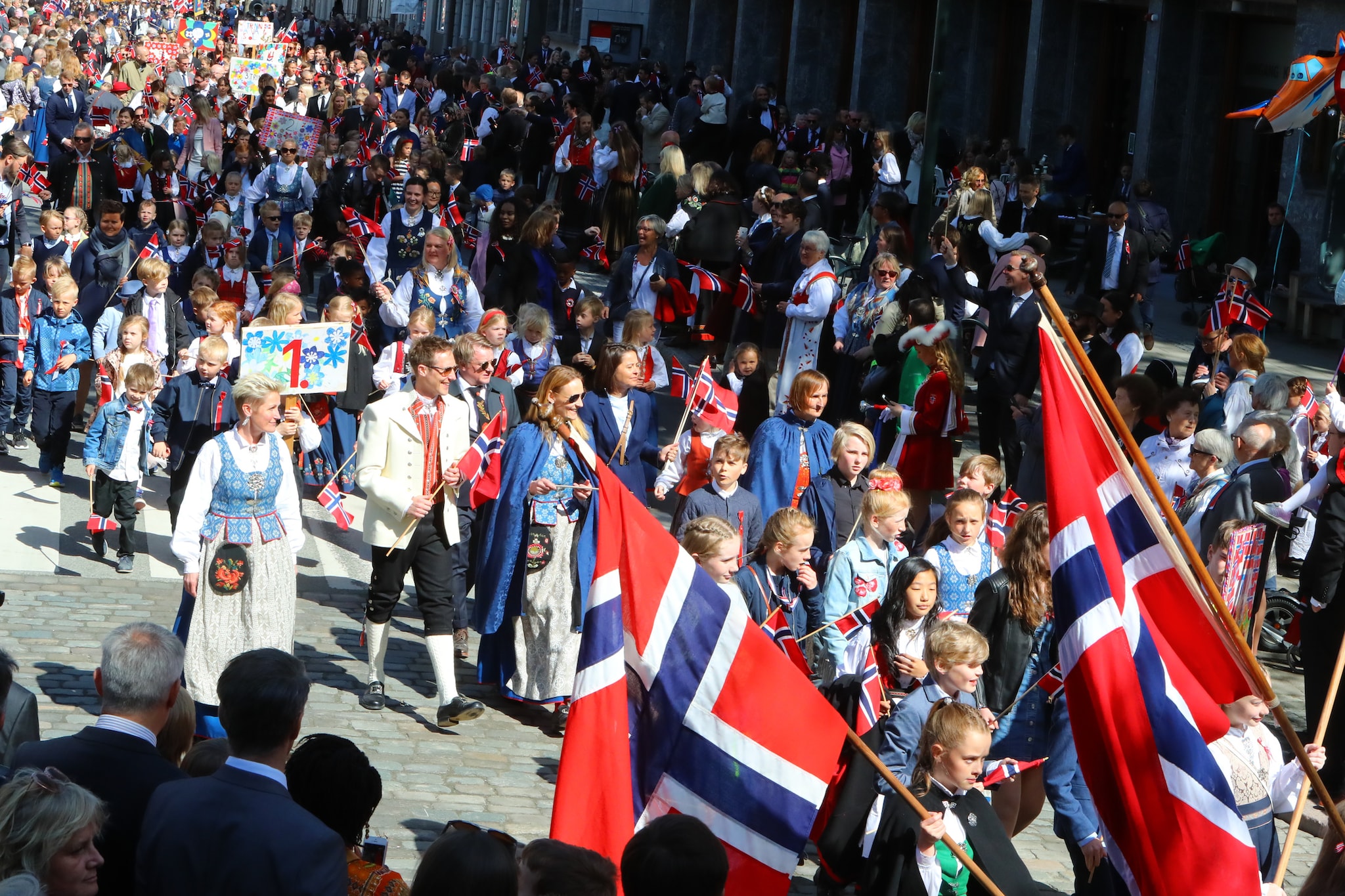 Se opptak av barnetoget i Trondheim