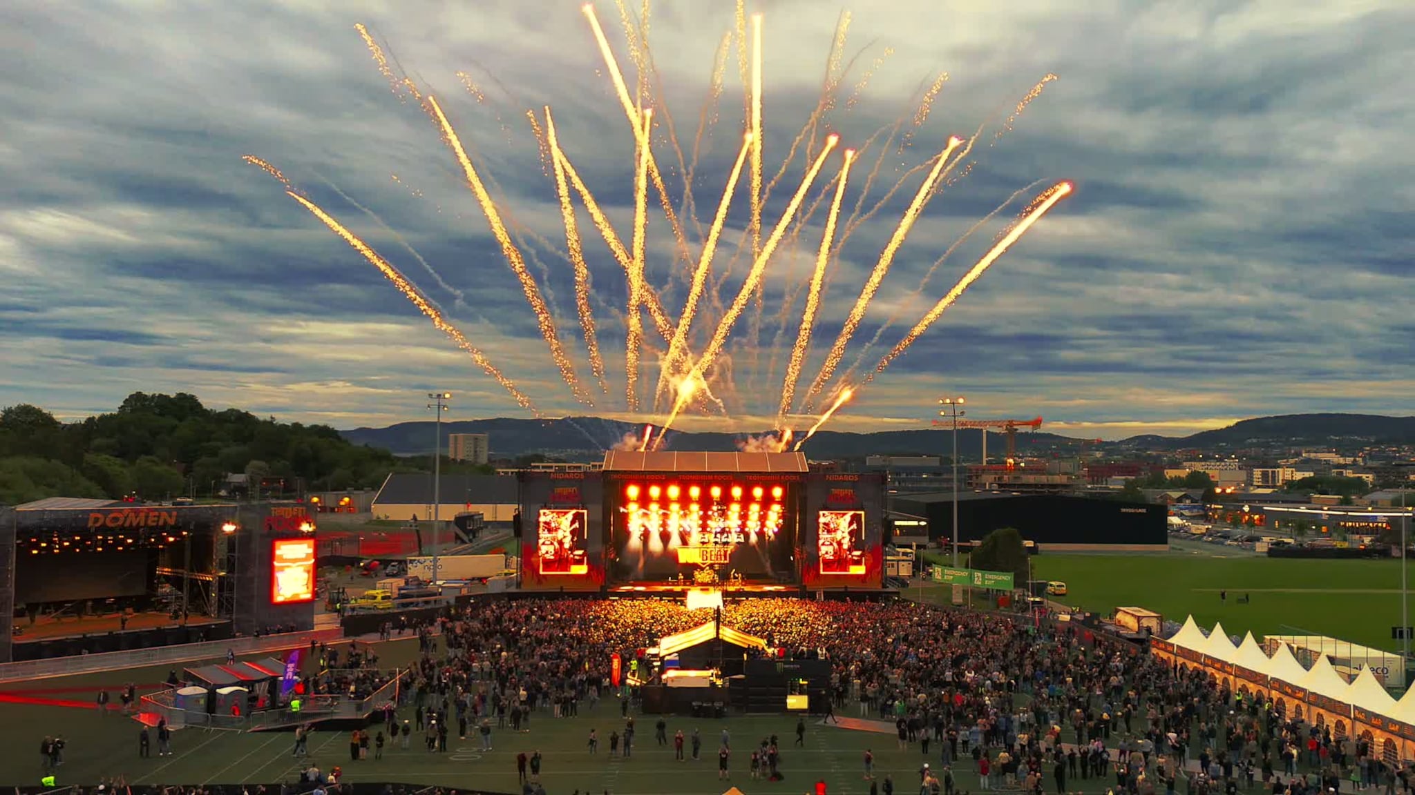 Sentrert: Fyrverkeri ved avslutning av Trondheim Rocks 2026 med Volbeat.mp4