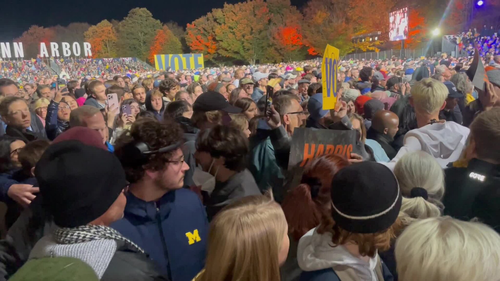 Demonstranter Kamala