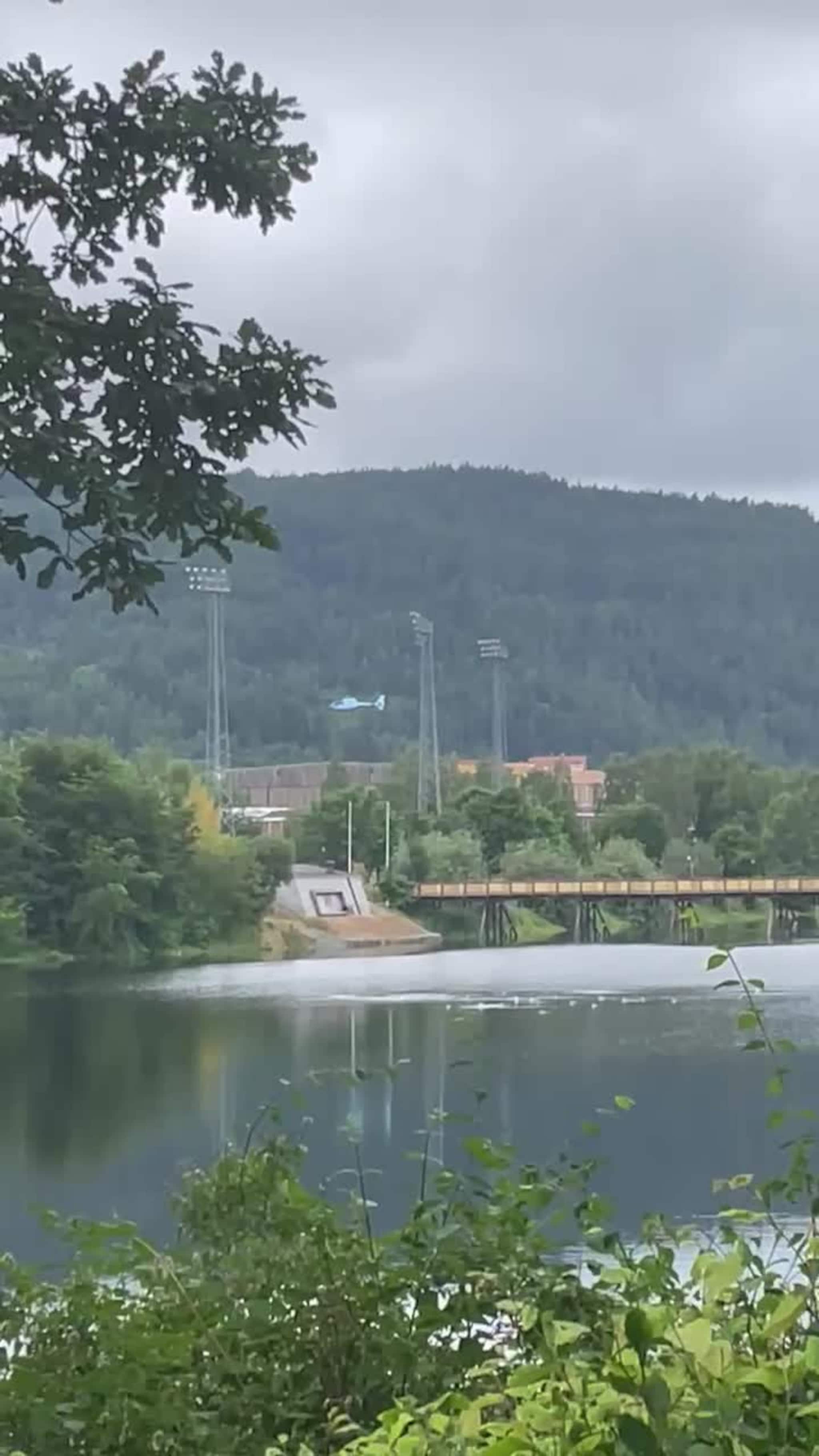 Helikopter fløy over Trondheim Spektrum