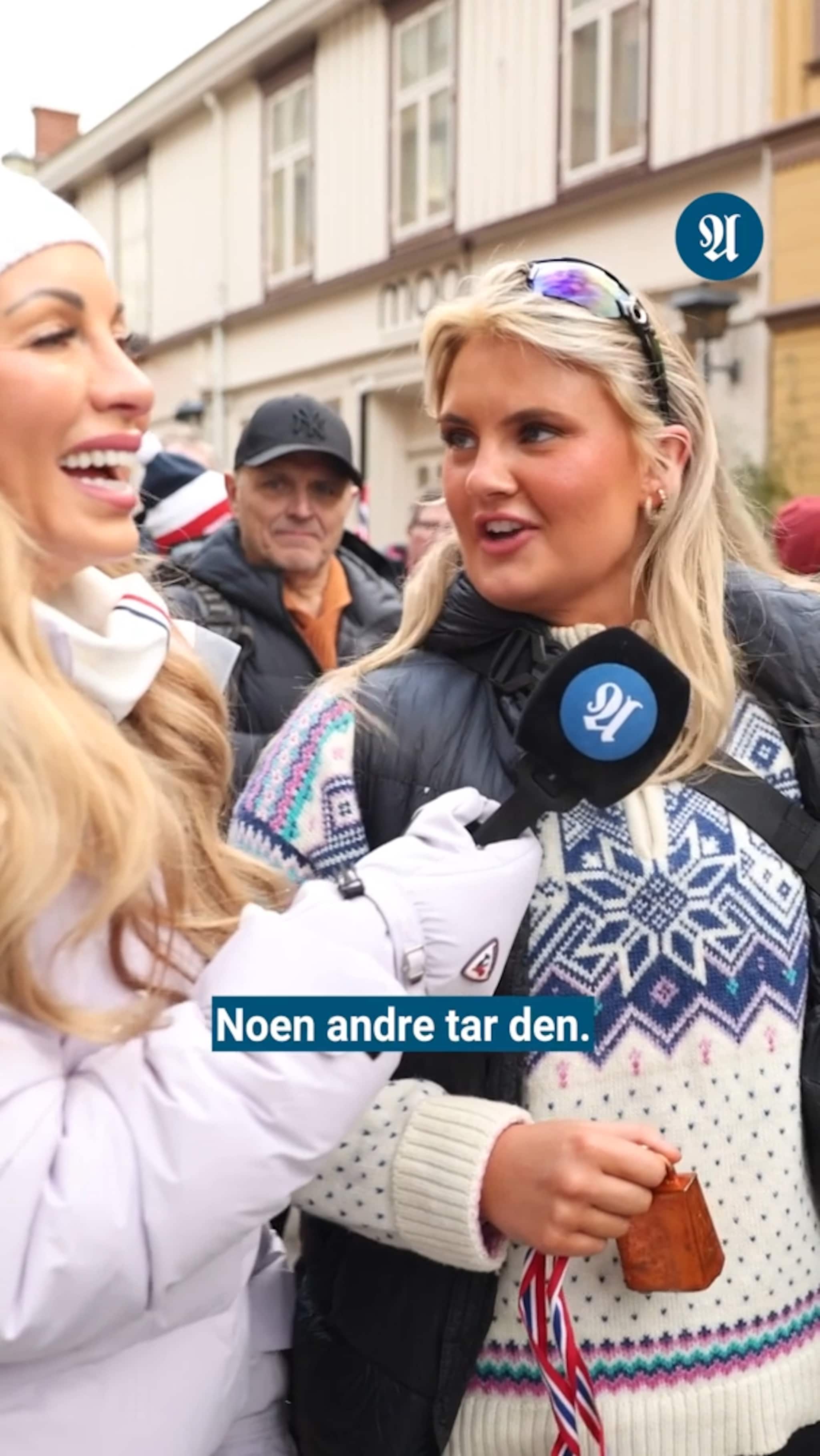 Når Carina Dahl hører låta si i VM-køa
