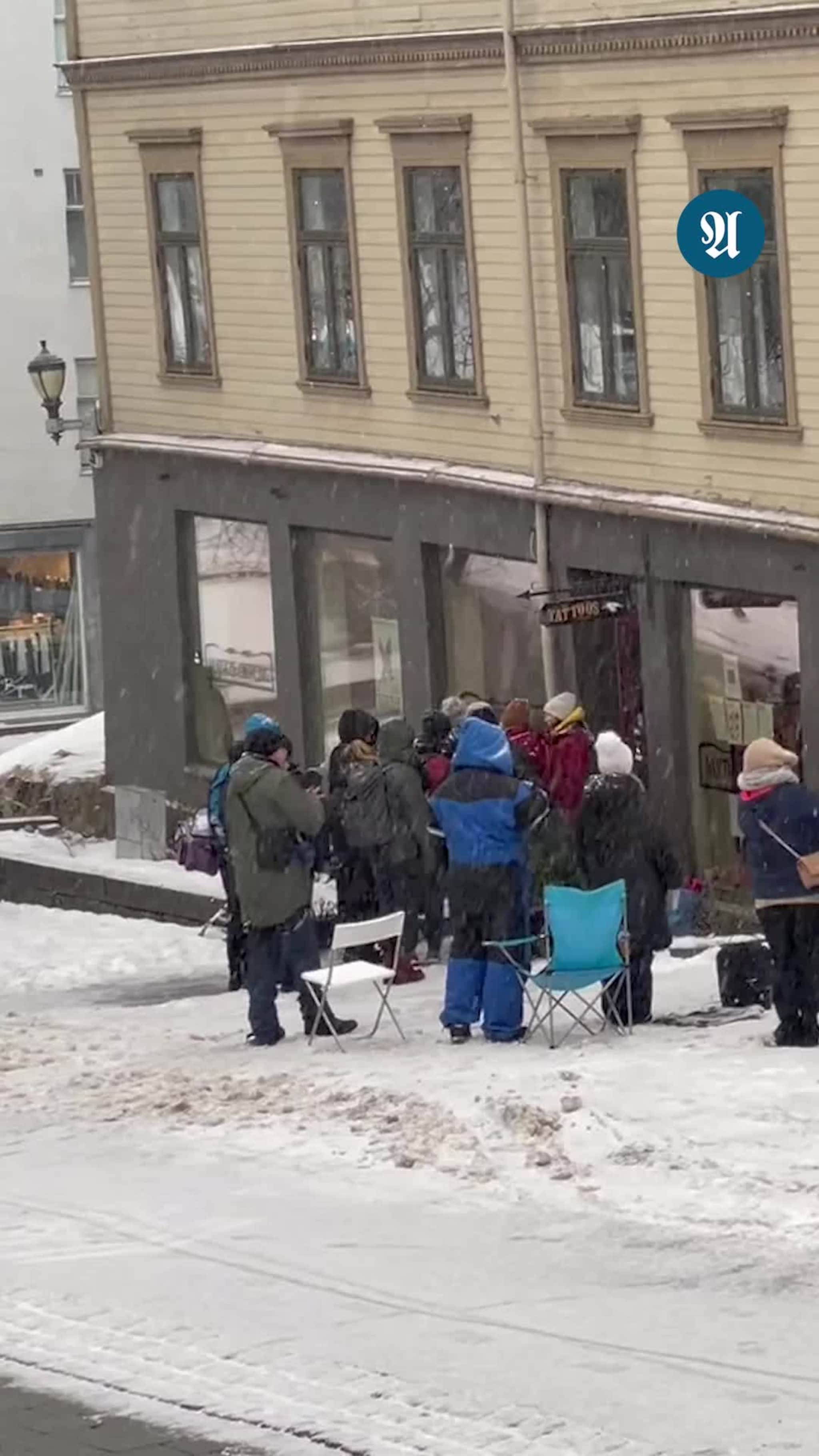 Sto opp midt på natta for å sikre seg plass
